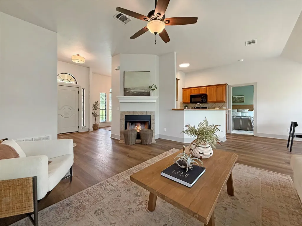 10102 Twin Lake Loop Dripping Springs TX 78620