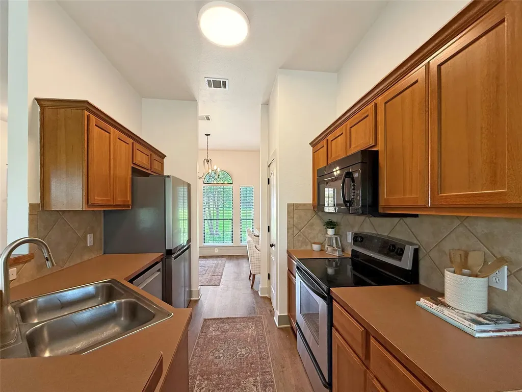 10102 Twin Lake Loop Dripping Springs TX 78620