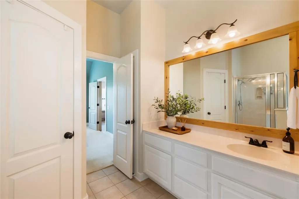 10102 Twin Lake Loop Dripping Springs TX 78620