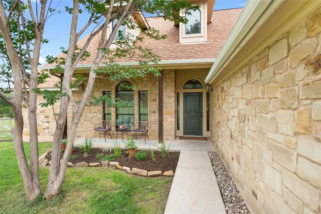 10102 Twin Lake Loop Dripping Springs TX 78620