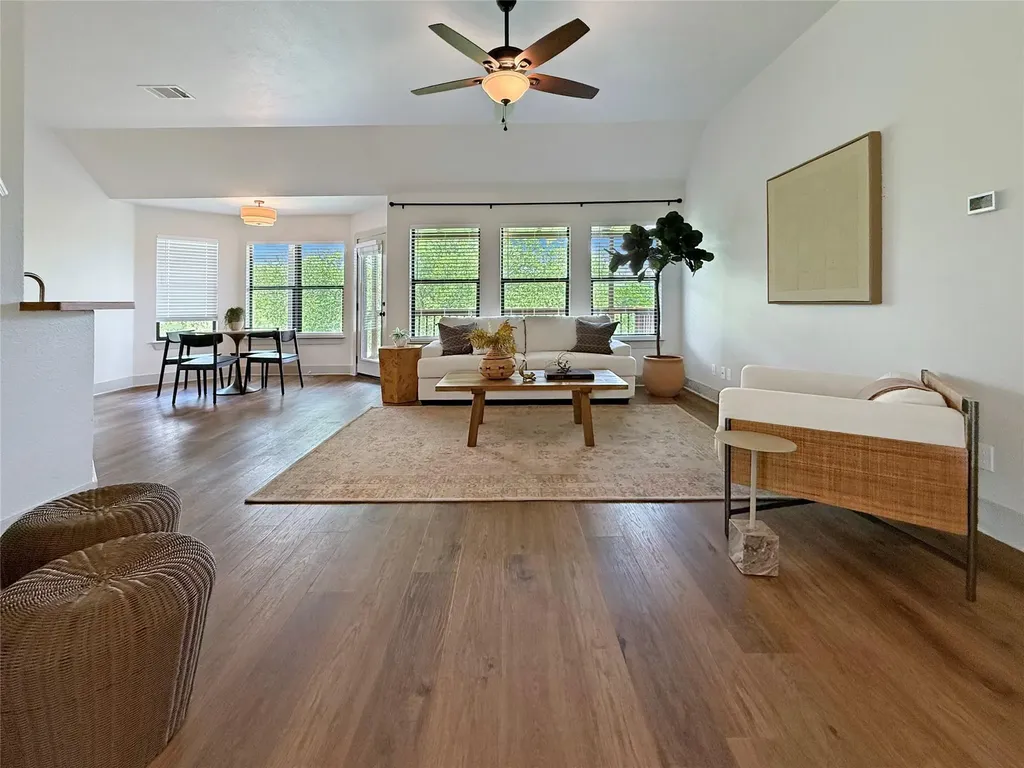 10102 Twin Lake Loop Dripping Springs TX 78620