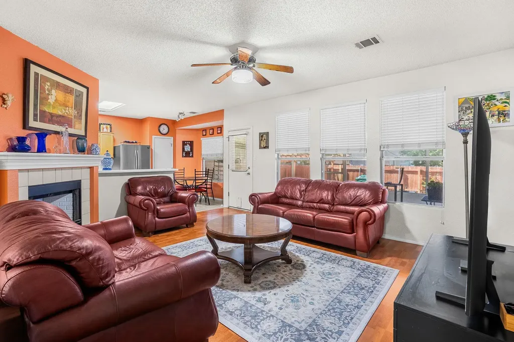1121 Black Locust Drive Pflugerville TX 78660