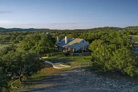521 Bluff Creek Road Center Point TX 78010