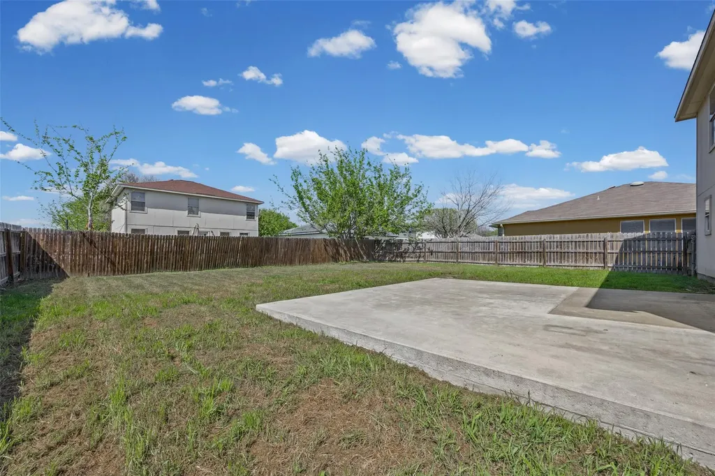 2206 Canvas Back Drive Taylor TX 76574