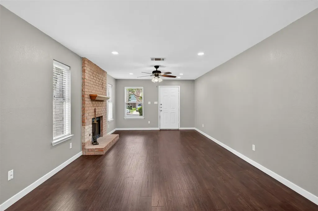 7601 Windrush Drive Austin TX 78729