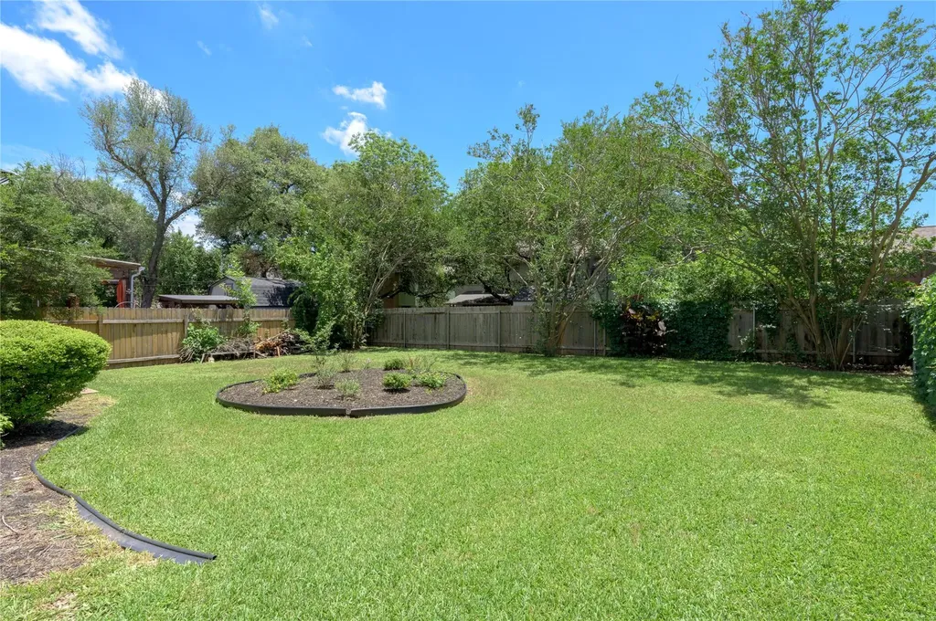 7601 Windrush Drive Austin TX 78729