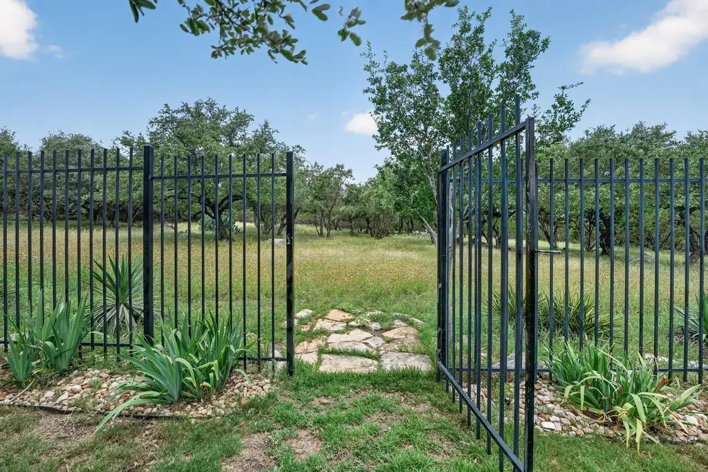 21721 Agarito Lane Spicewood TX 78669
