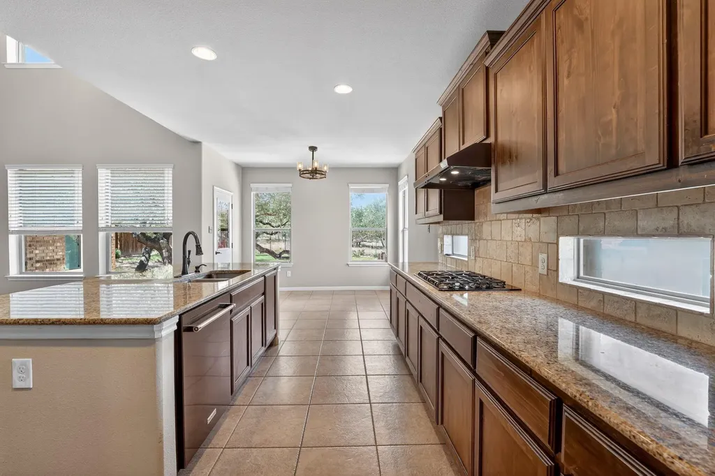 21721 Agarito Lane Spicewood TX 78669