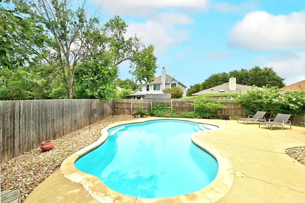 15525 Ozone Place Austin TX 78728
