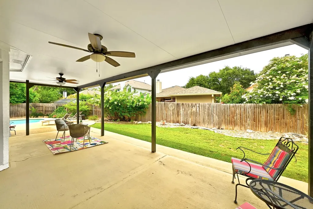 15525 Ozone Place Austin TX 78728
