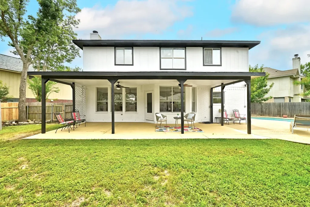 15525 Ozone Place Austin TX 78728