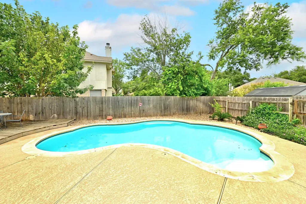 15525 Ozone Place Austin TX 78728