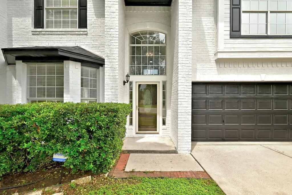 15525 Ozone Place Austin TX 78728