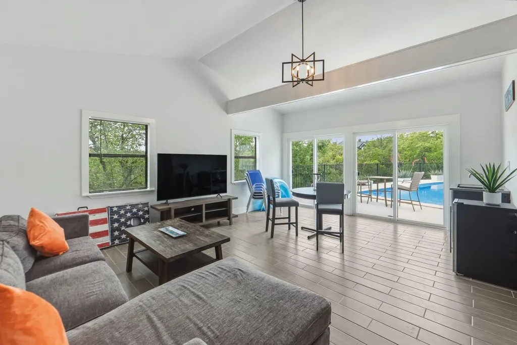 5007 Evidence Cove Spicewood TX 78669