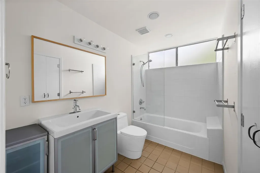 1305 Chestnut Avenue Austin TX 78702
