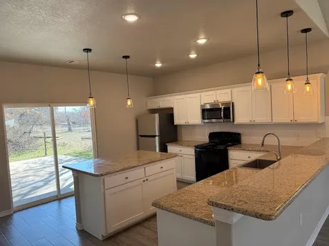 1636 Navajo Trail Kingsland TX 78639