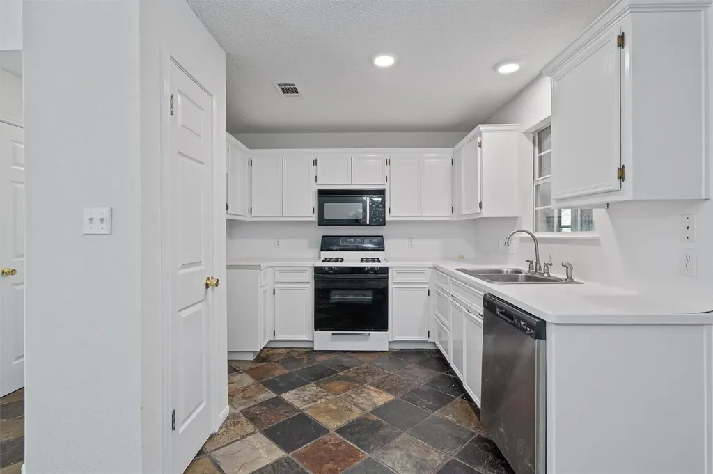 2307 Davis Street Taylor TX 76574