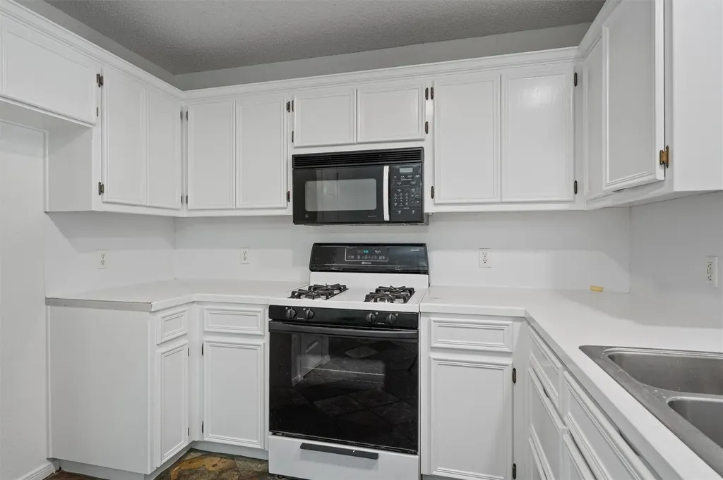 2307 Davis Street Taylor TX 76574