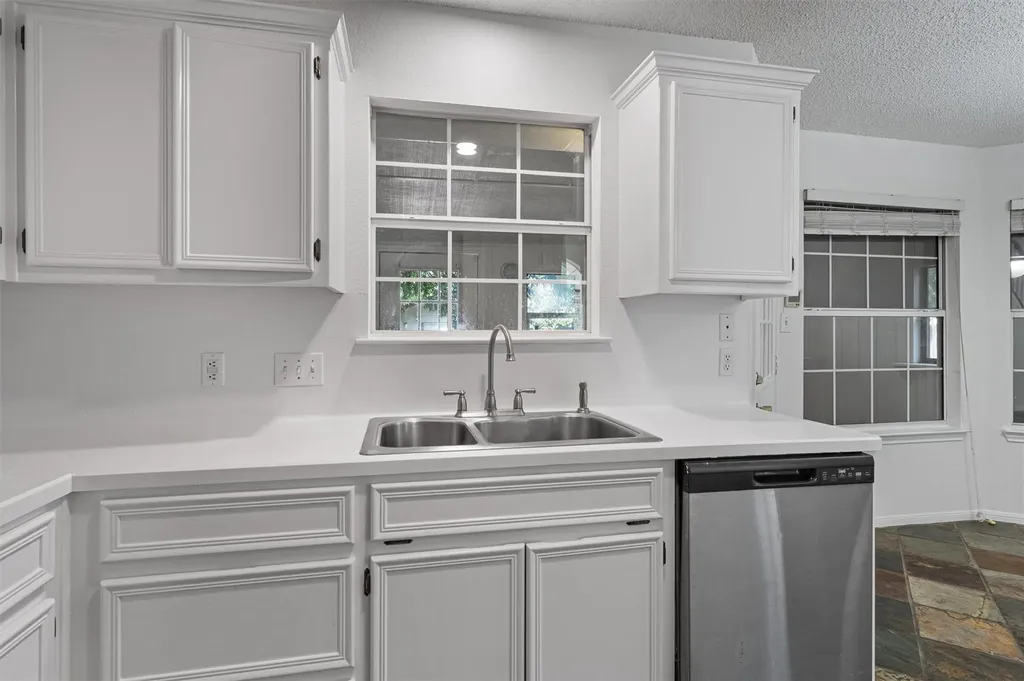 2307 Davis Street Taylor TX 76574