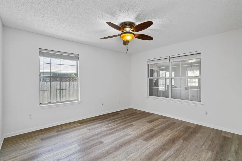 2307 Davis Street Taylor TX 76574