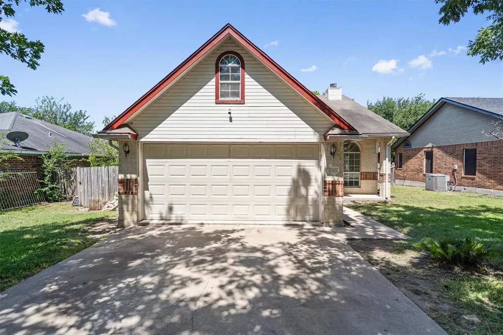 2307 Davis Street Taylor TX 76574