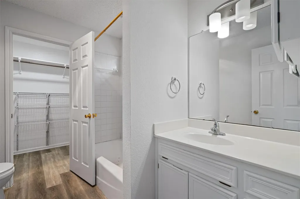 2307 Davis Street Taylor TX 76574