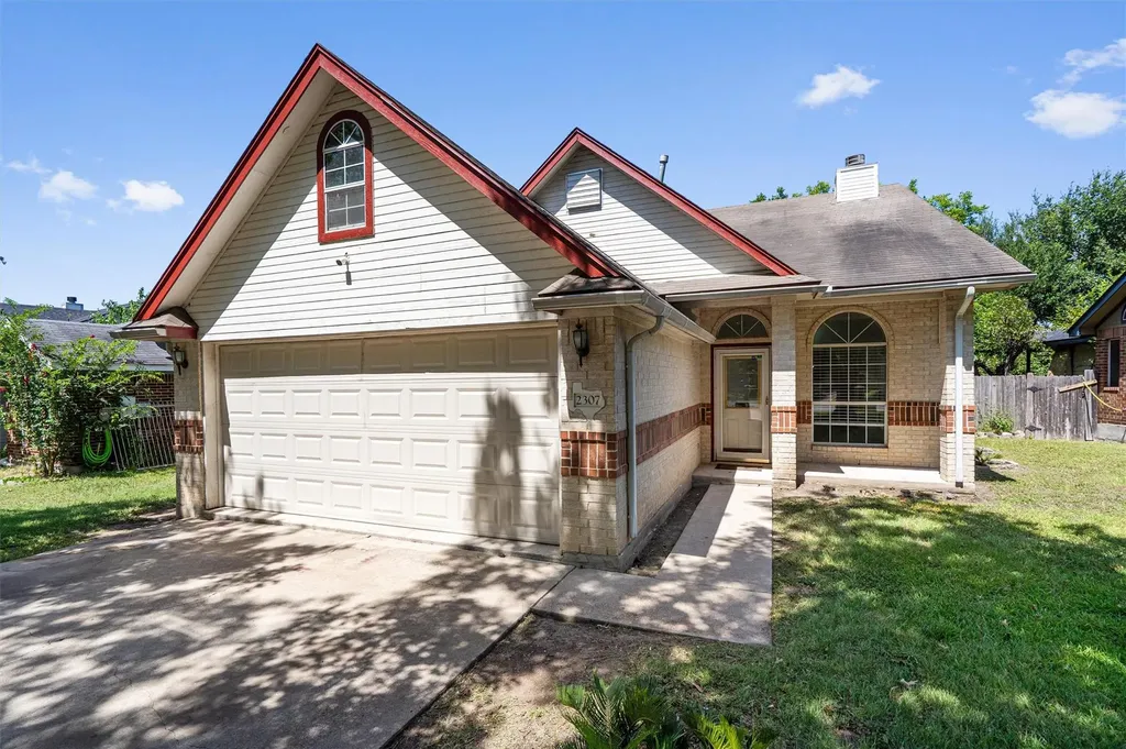 2307 Davis Street Taylor TX 76574