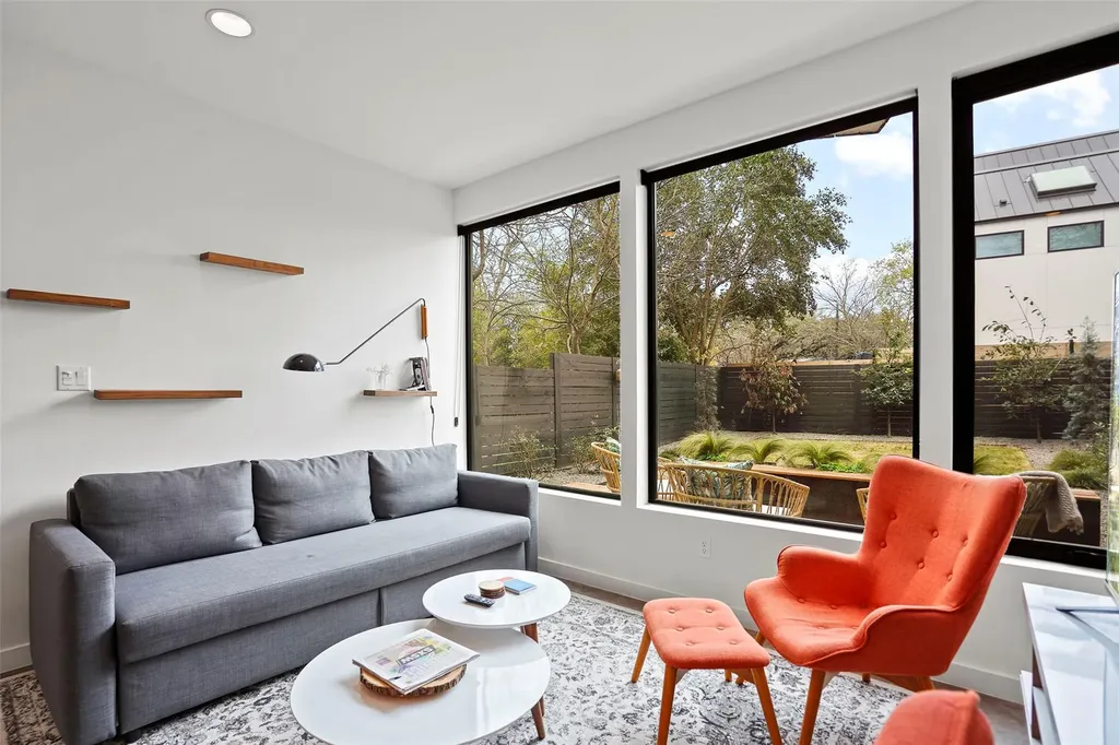 909 W Johanna Street Austin TX 78704
