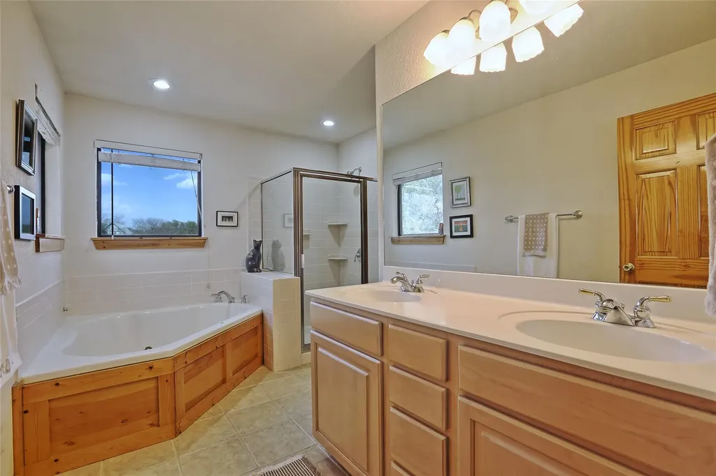 601 Echo Drive Spicewood TX 78669