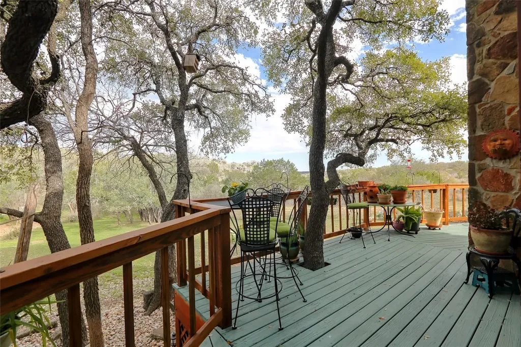 601 Echo Drive Spicewood TX 78669
