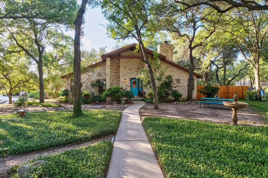 208 Daybreak Cove Buda TX 78610