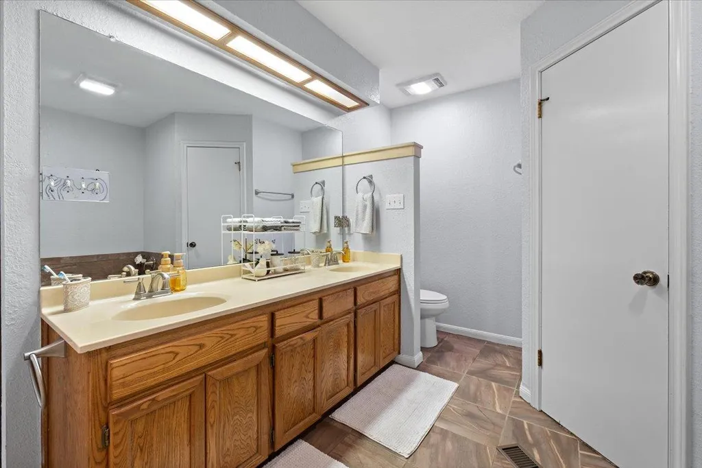 208 Daybreak Cove Buda TX 78610