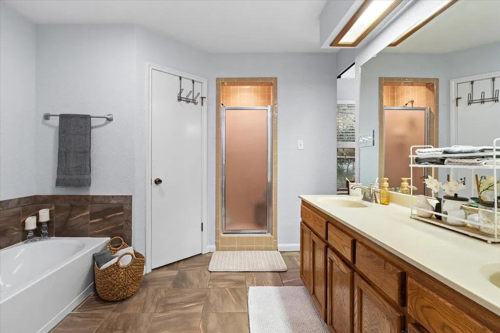 208 Daybreak Cove Buda TX 78610
