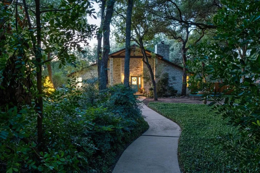 208 Daybreak Cove Buda TX 78610