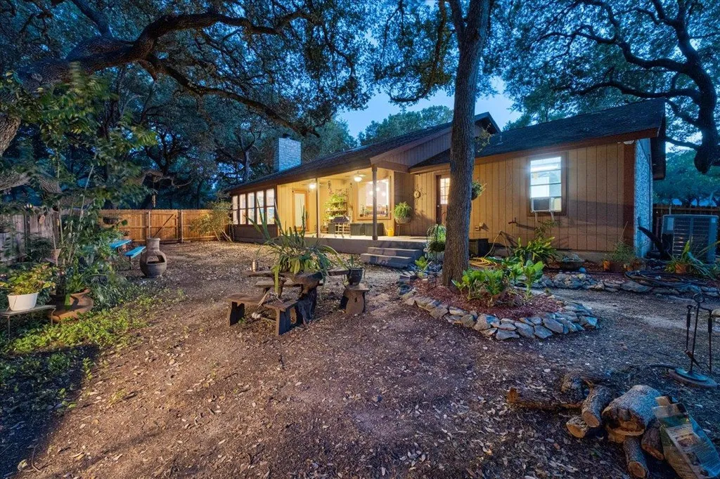 208 Daybreak Cove Buda TX 78610