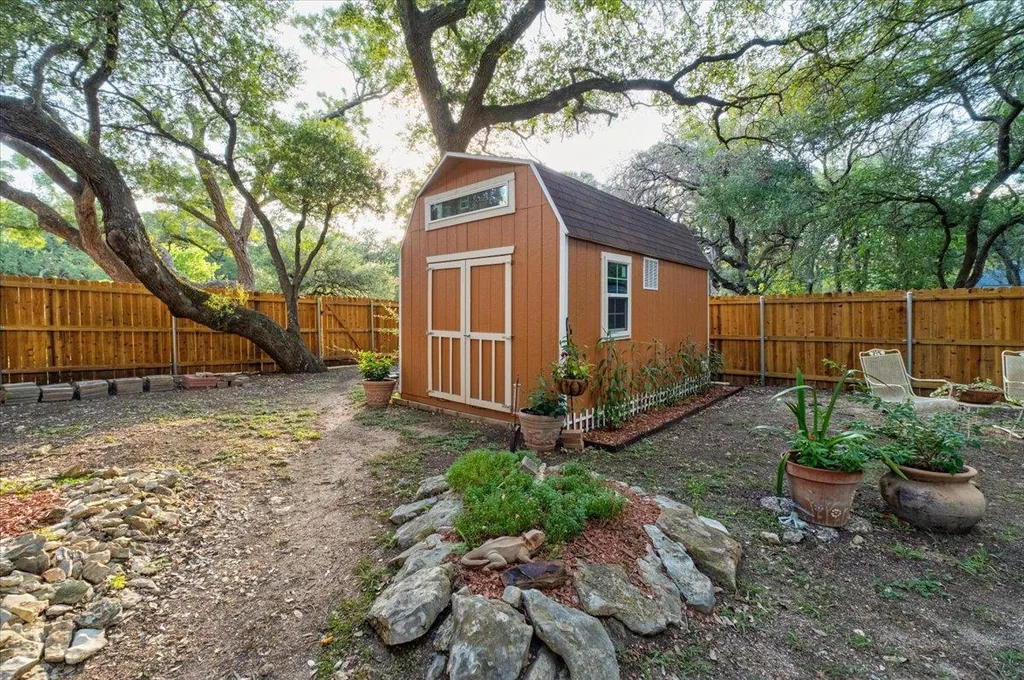 208 Daybreak Cove Buda TX 78610