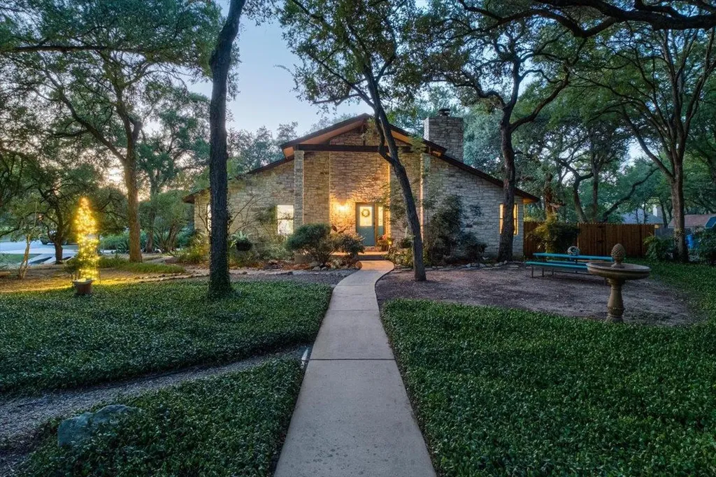 208 Daybreak Cove Buda TX 78610
