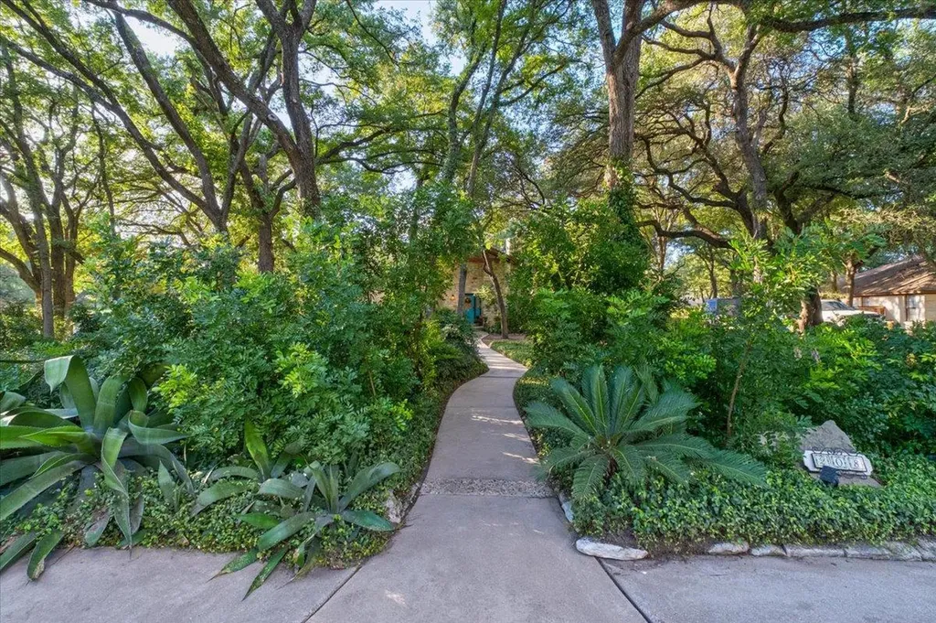 208 Daybreak Cove Buda TX 78610