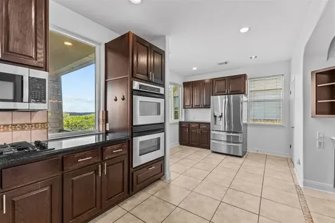 5724 Brittlyns Court Austin TX 78730