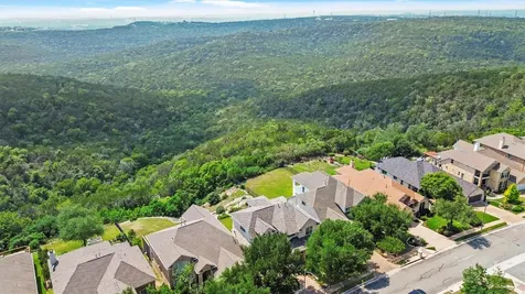 5724 Brittlyns Court Austin TX 78730