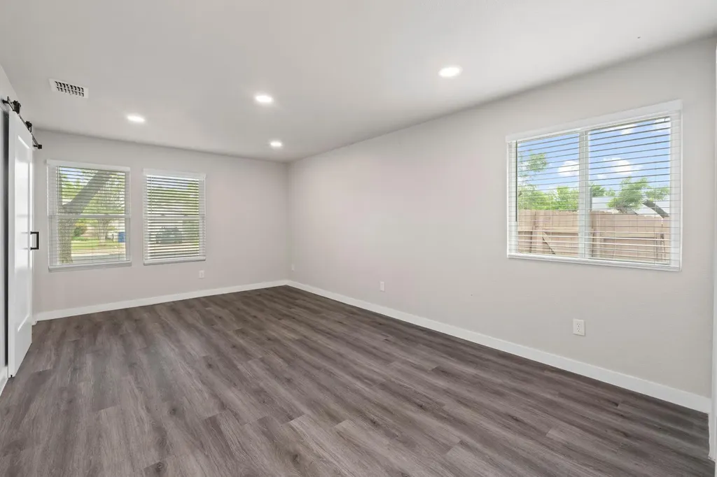 1737 Cricket Hollow Drive Austin TX 78758