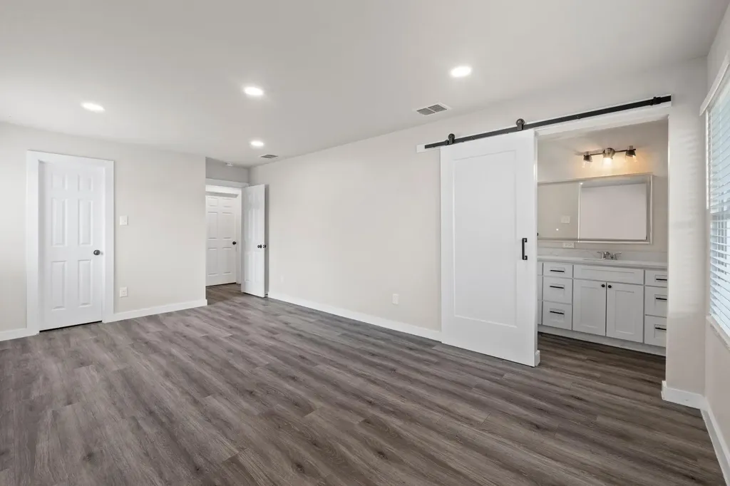 1737 Cricket Hollow Drive Austin TX 78758