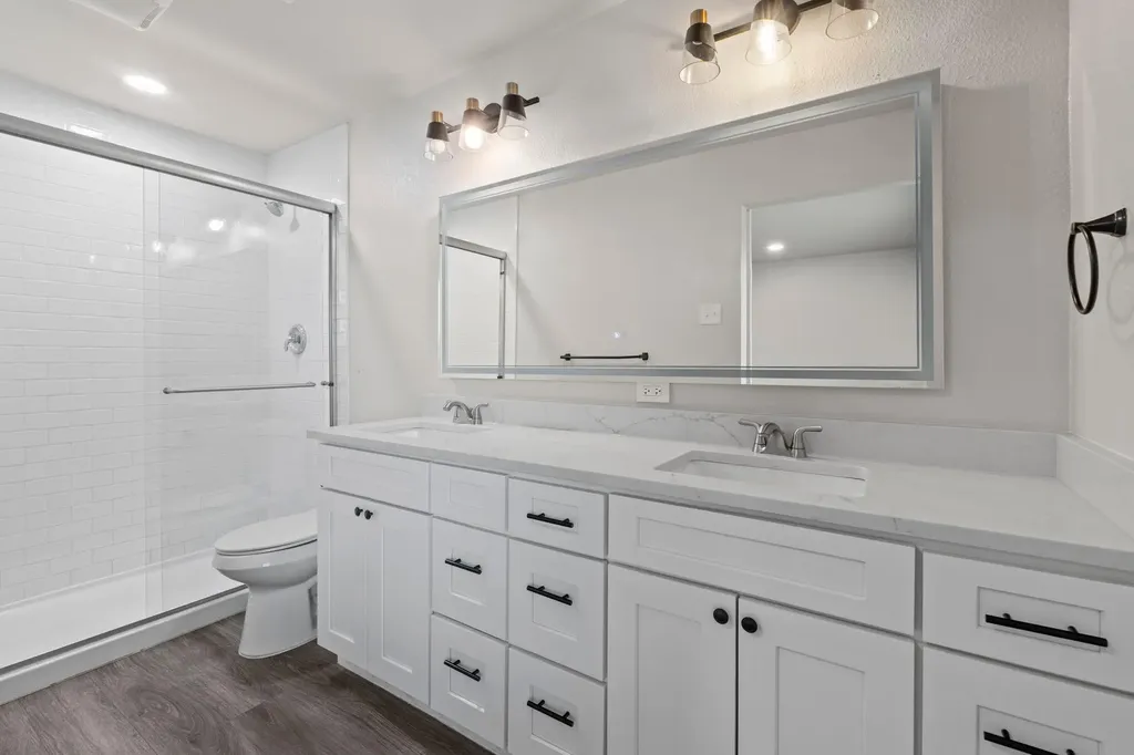 1737 Cricket Hollow Drive Austin TX 78758