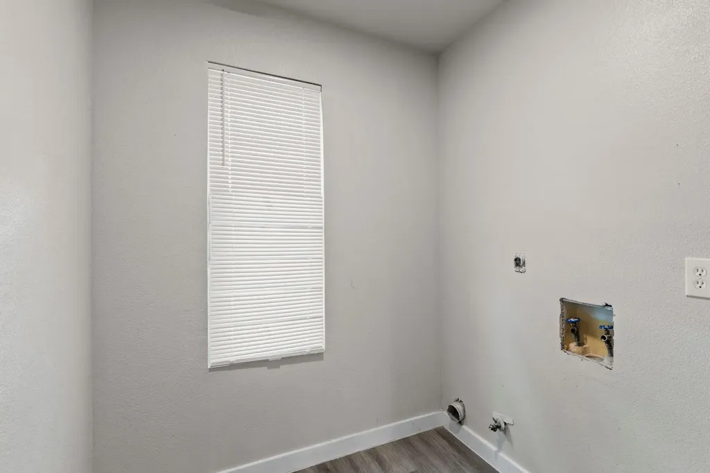 1737 Cricket Hollow Drive Austin TX 78758