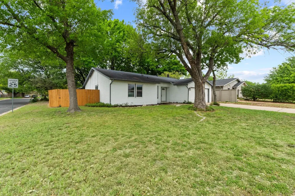 1737 Cricket Hollow Drive Austin TX 78758
