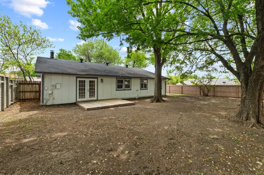 1737 Cricket Hollow Drive Austin TX 78758