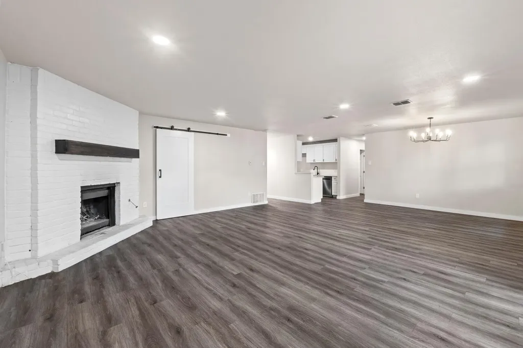 1737 Cricket Hollow Drive Austin TX 78758