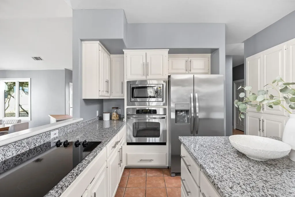 2433 Founders Circle Spicewood TX 78669