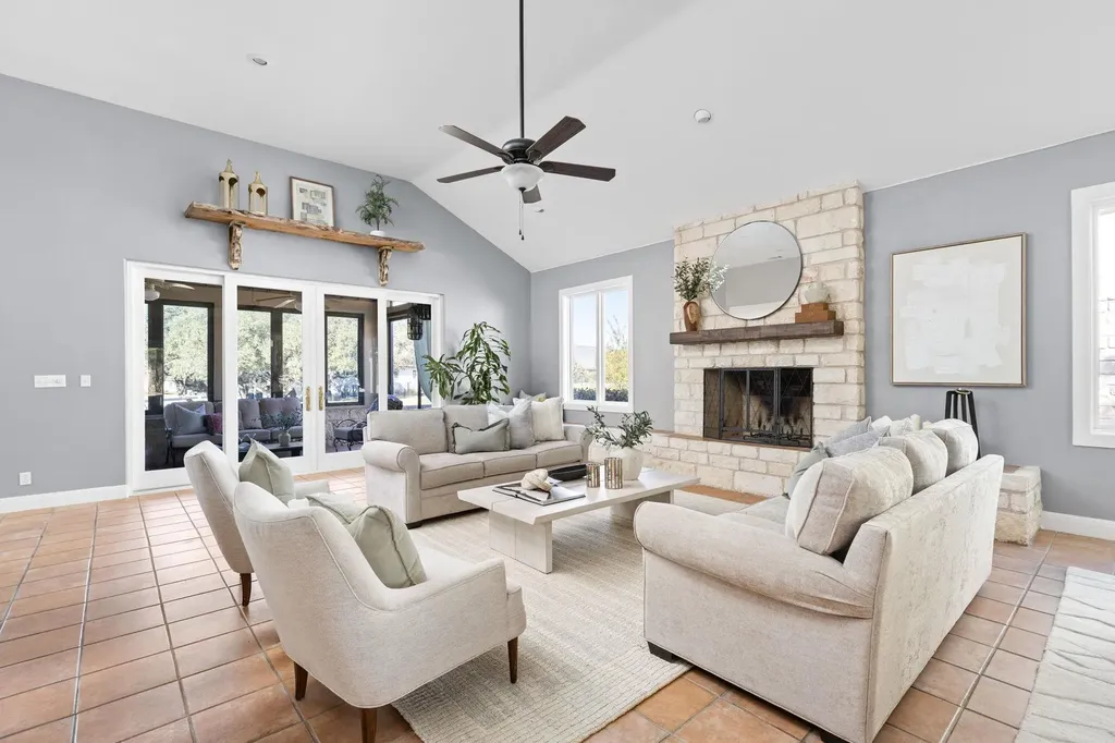 2433 Founders Circle Spicewood TX 78669