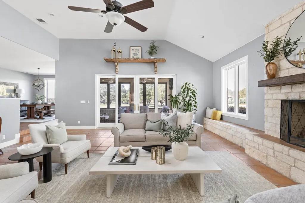 2433 Founders Circle Spicewood TX 78669